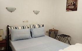 Nikos Rooms